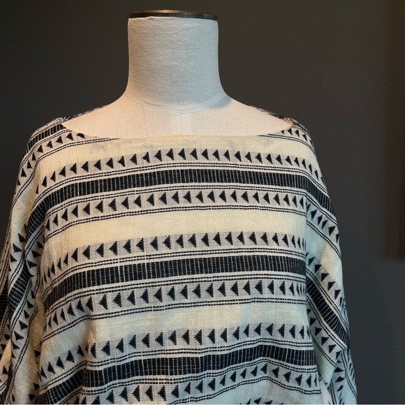 The Odells Anthropologie Black and White Patterned Women's Top - Picture 3 of 5